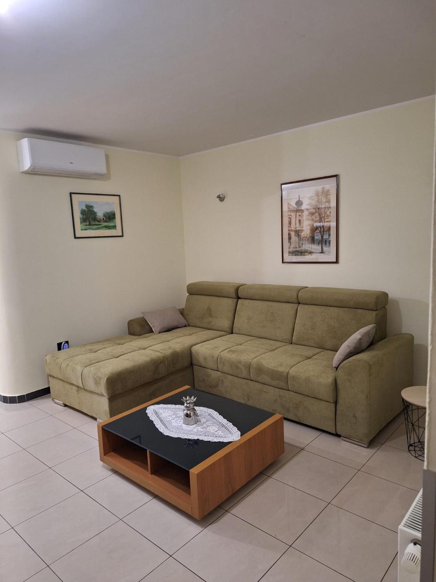 Apartman Luka Lägenhet Pula Exteriör bild